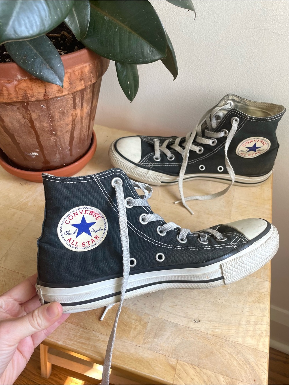 Converse Black High-Tops Size 7